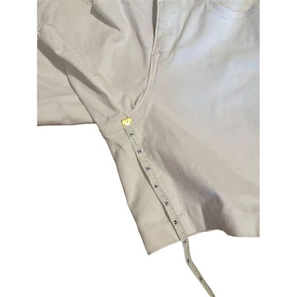 Seven7 Women's White Bermuda Denim Shorts Size 10 Summer Casual - Picture 4 of 10
